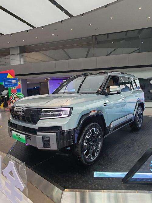 成都266比亚迪方程豹硬派越野的爆款，英菲尼迪35周年与你共成长